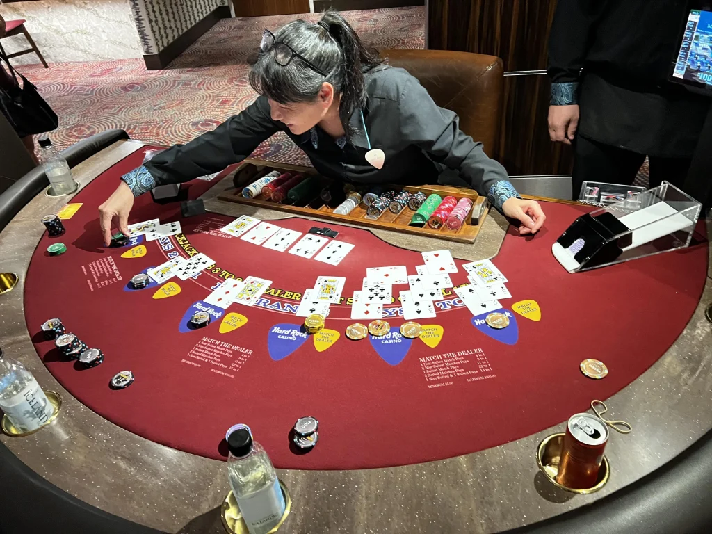 Cách Chơi Blackjack GWIN Đơn Giản